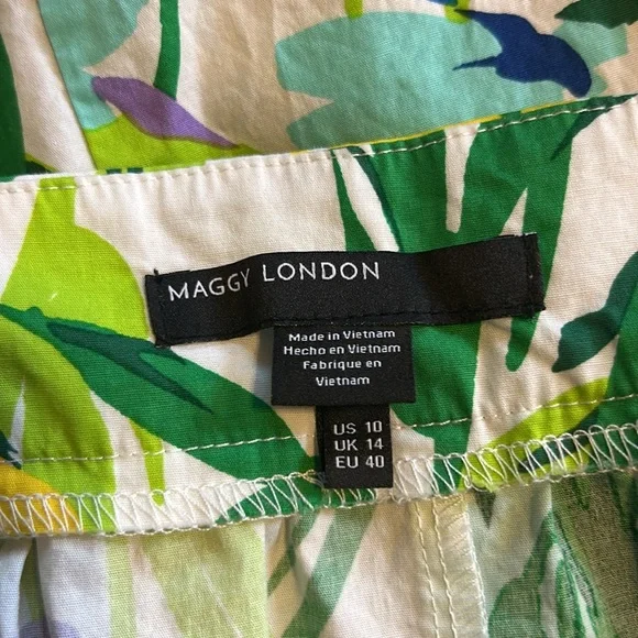 Maggy London | Soft White Floral Short Puff Sleeve A-Line Pockets | 10 - Picture 13 of 13